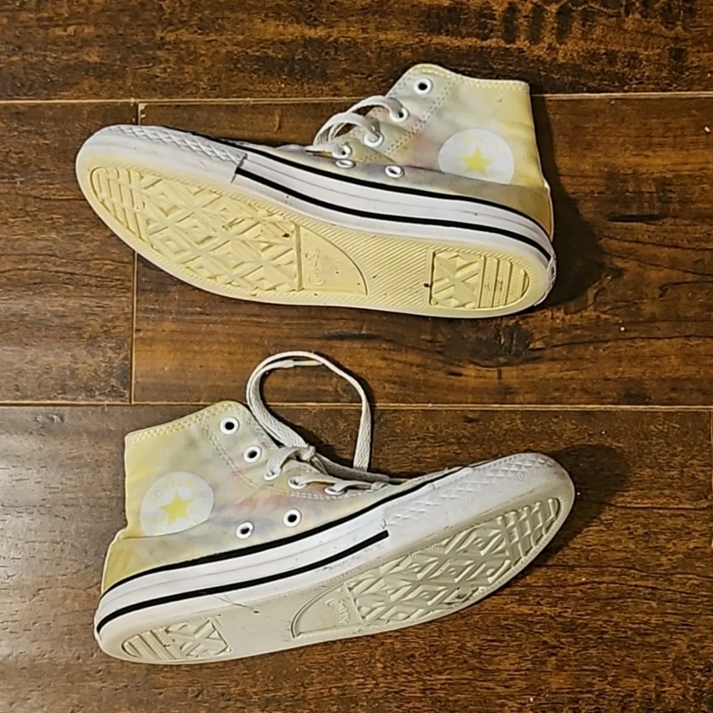 Converse - Kids SZ 3 Tye Dye High Top Shoes